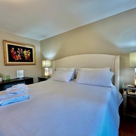 North Nanaimo Gem - Garden-View Room With Private Ensuite Exterior photo