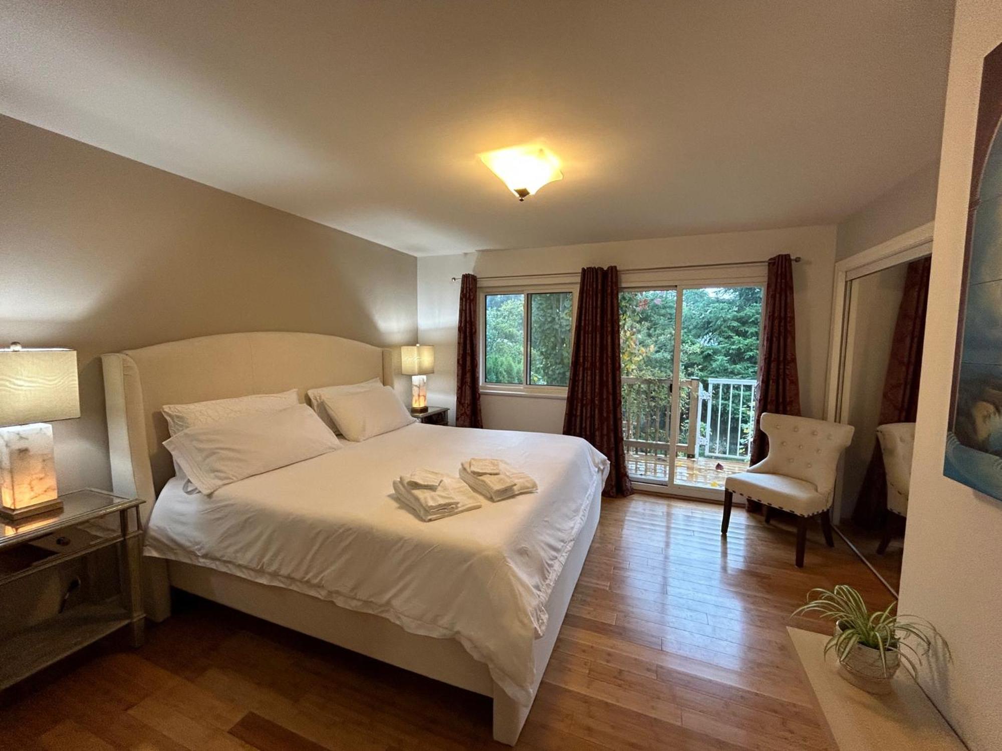 North Nanaimo Gem - Garden-View Room With Private Ensuite Exterior photo